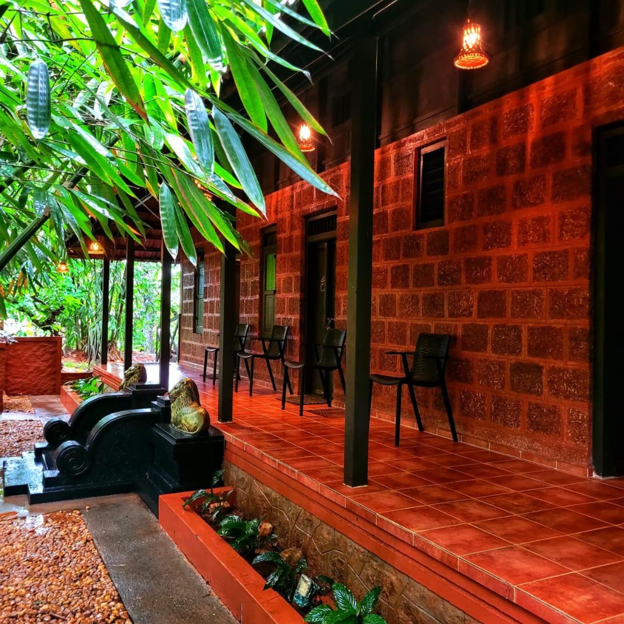 Greens Tree House & Wood House 술탄 바테리 외부 사진