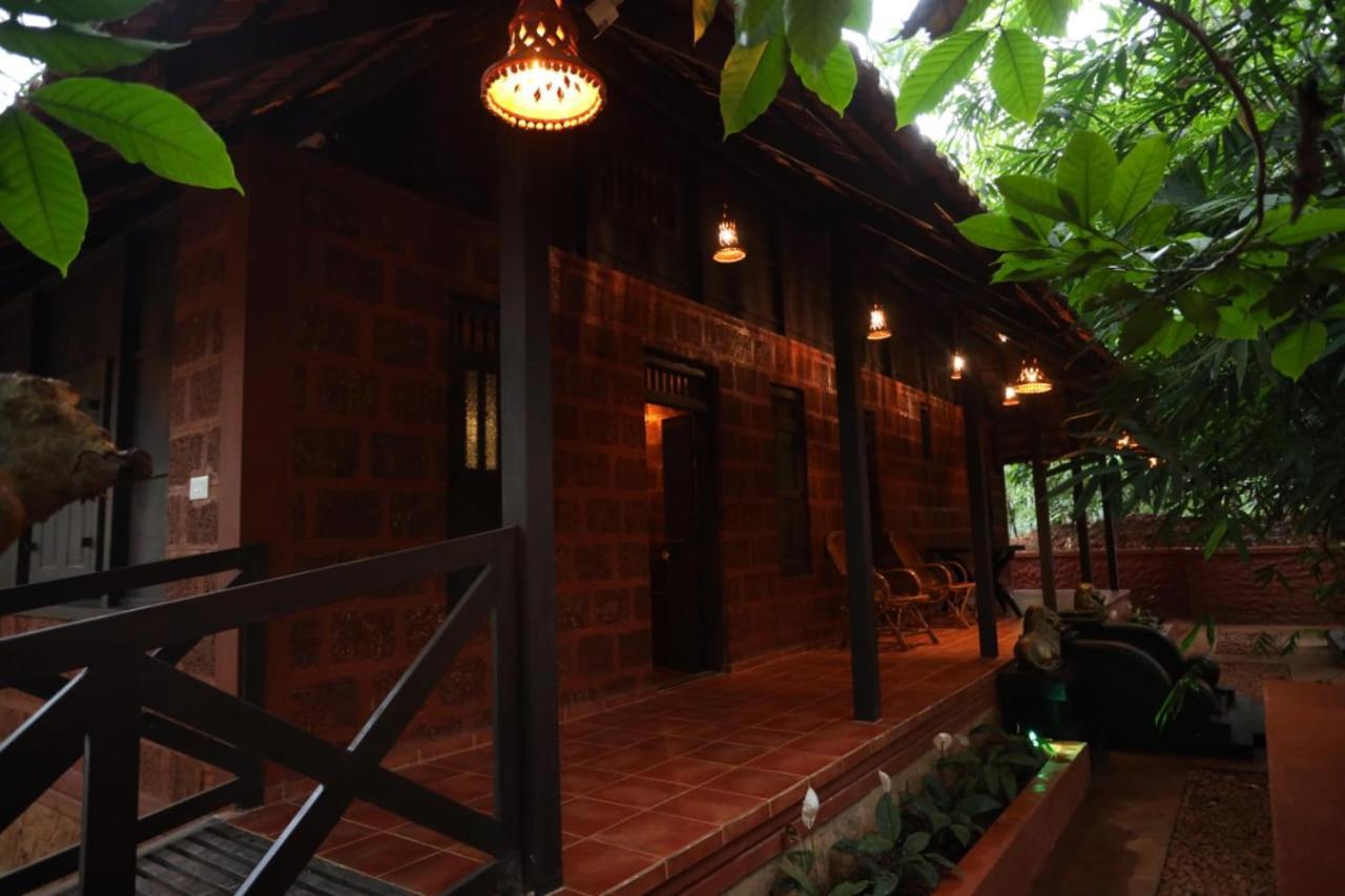Greens Tree House & Wood House 술탄 바테리 외부 사진